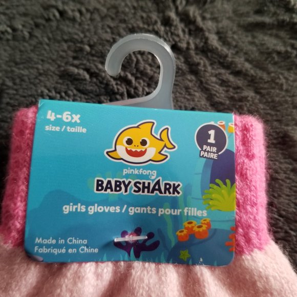 Pinkfong Baby Shark Girl Gloves - Picture 3 of 4